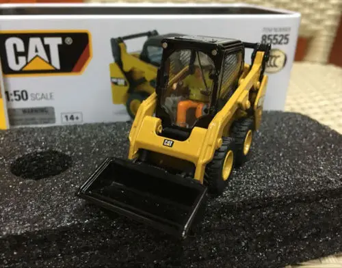 1/50 гусеничный погрузчик Cat 242D от бренд Diecast Masters#85525