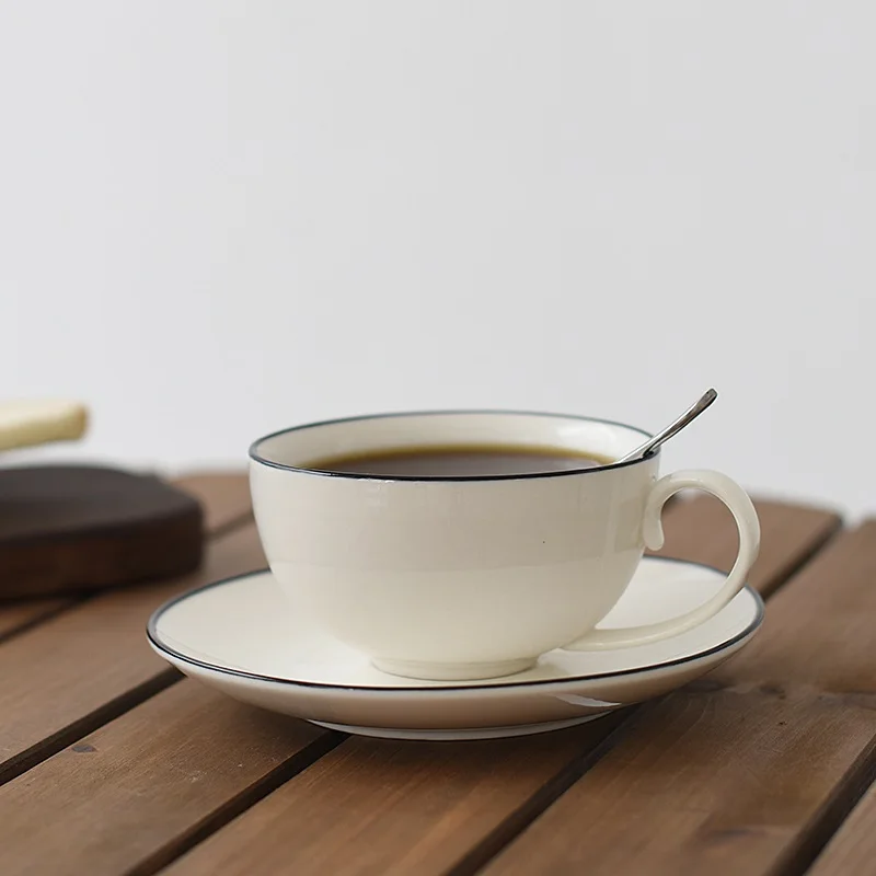 

Impressed Black and White Elegant Simple Style Ceramic Cup Coffee Cup with Spoon and Tray