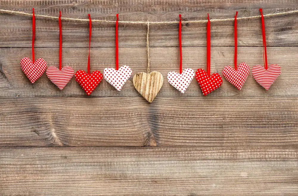 7x5FT Wood Panel Wall Love Heart Sachet Strings Valentine Custom Photo