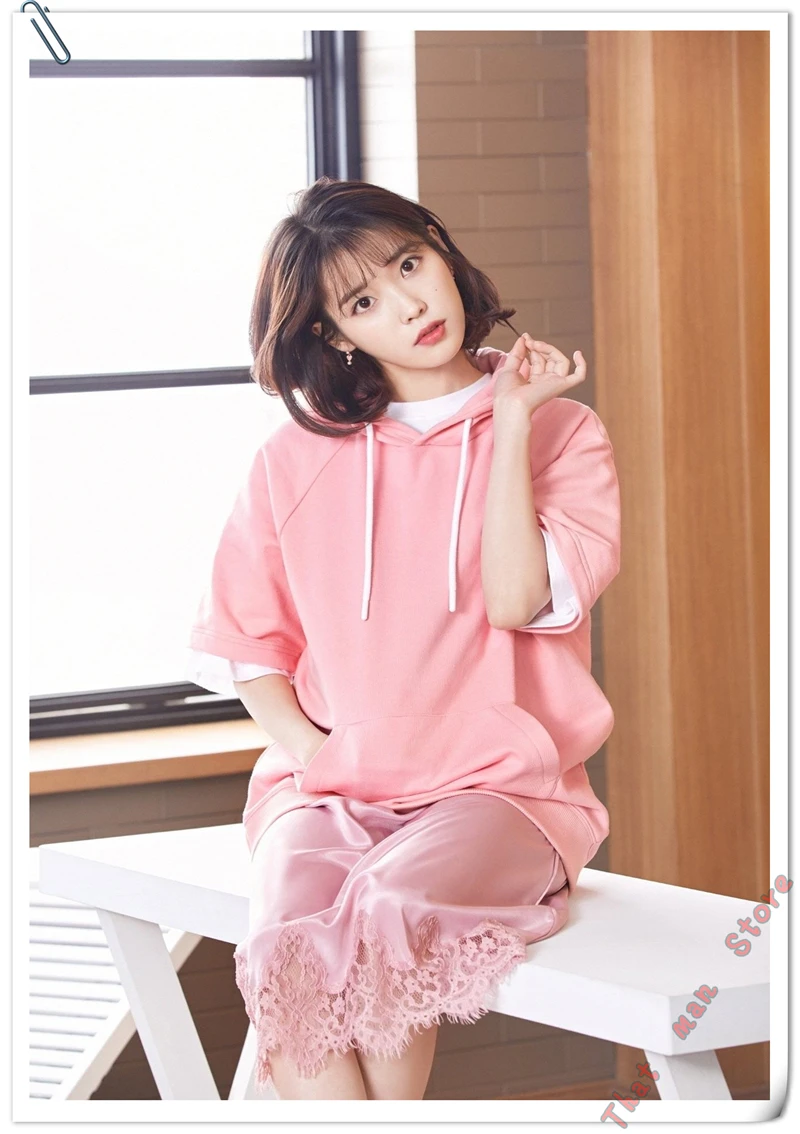 IU Lee Ji Eun Южная Корея красивая модель белая крафт-бумага плакаты декоративный настенный плакат украшение дома 42*30 см - Цвет: Черный