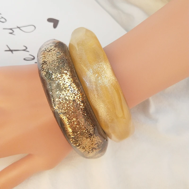 GuanLong Classic Resin Cuff Bracelet Bangles Women Fashion Colorful Blue Acrylic Wide Bracelet Female Simple Charm Party Jewelry (4)