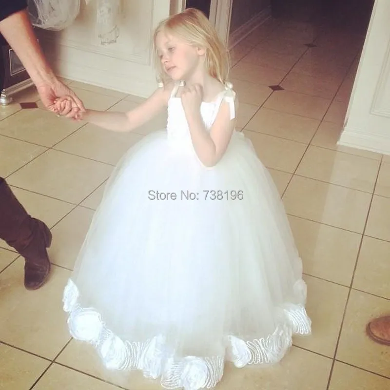 Princess-White-Flowers-Girl-Dress-Ball-Gown-Style-Organza-Pageant-Gown-Lace-Appliqued-Edge-.jpg