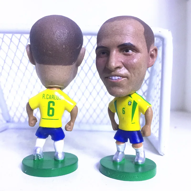 

Soccerwe Fixed Base 3 Robert Carlos Doll ( Brazil 2002 Cup ) Yellow Kit Gift
