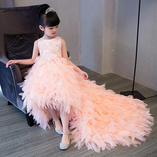 De luxe Européenne Filles Enfants Dentelle Fleurs Princesse Robe Avec de Longues Plumes Queue De Mariage