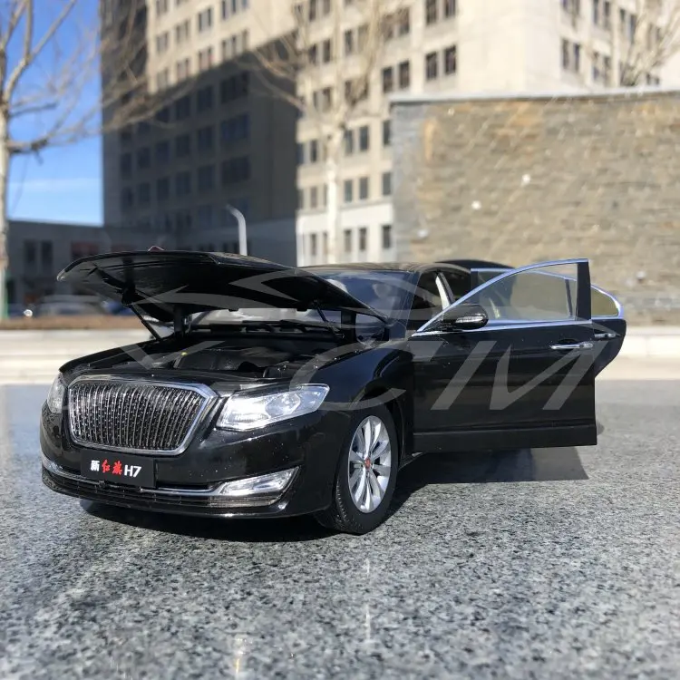 Литая под давлением модель автомобиля 1:18 Hongqi H7(черный)+ маленький подарок