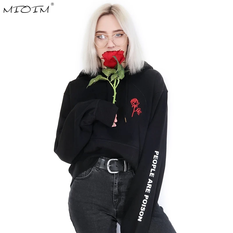 MIOIM Роза вышивка Кофты для женщин Прохладный хип хоп Письмо печати пальто с длинным рукавом капюшоном пуловеры для Женский черн