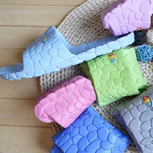 Летние сандалии; вьетнамки на мягкой подошве; мужские шлепанцы; повседневная обувь черного и белого цвета; нескользящие шлепанцы; домашняя обувь на плоской подошве для ванной