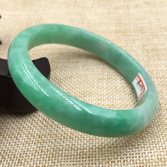 

A-1917 Chinese Beautiful Fashion Emerald Green Jadeite Jade Bangle Bracelet 61mm