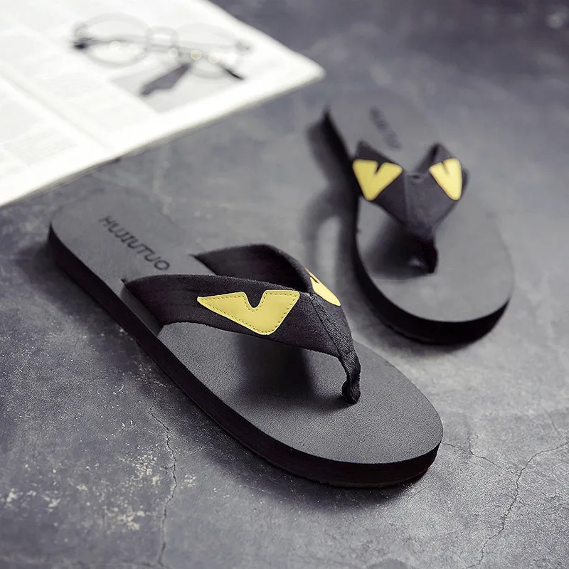 

2019 Summer New Trend Non-slip Ligh Man Beach Shoes Breathable Flats Unisex Original Flip Flop Men's Fashion Outdoor Slippers