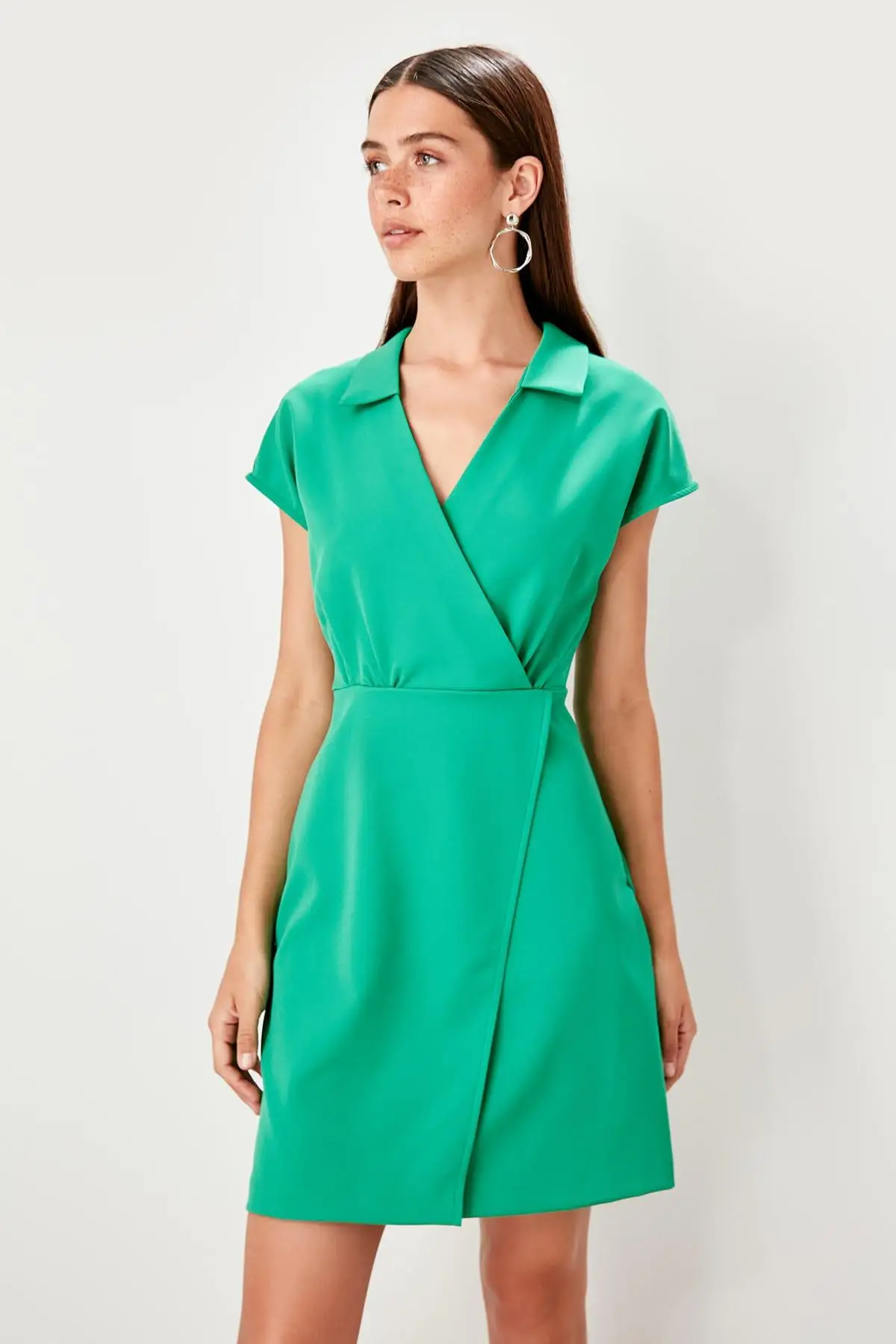 

Trendyol Green Double Breasted Collar Dress TWOSS19WX0120