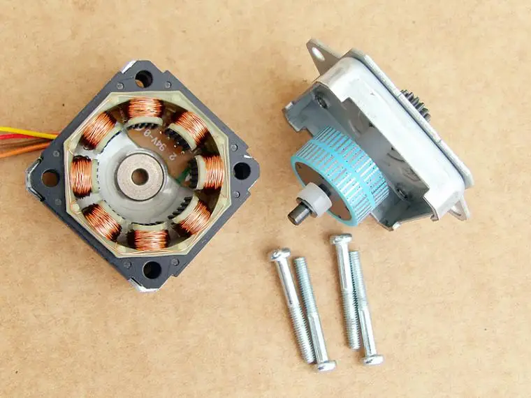 SHINANO 35mm 2-Phase 4-Wire Step Angle Of 1.8 Degrees High Torque Stepper Motor SHP-35D1020-01