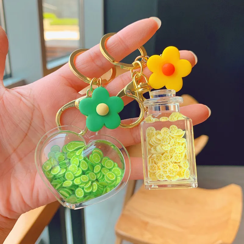 

Fashion Car Keychain Creative Watermelon Lemon Strawberry Liquid Quicksand Charms Key Ring Bag Pendant for Women Bag Key Chain