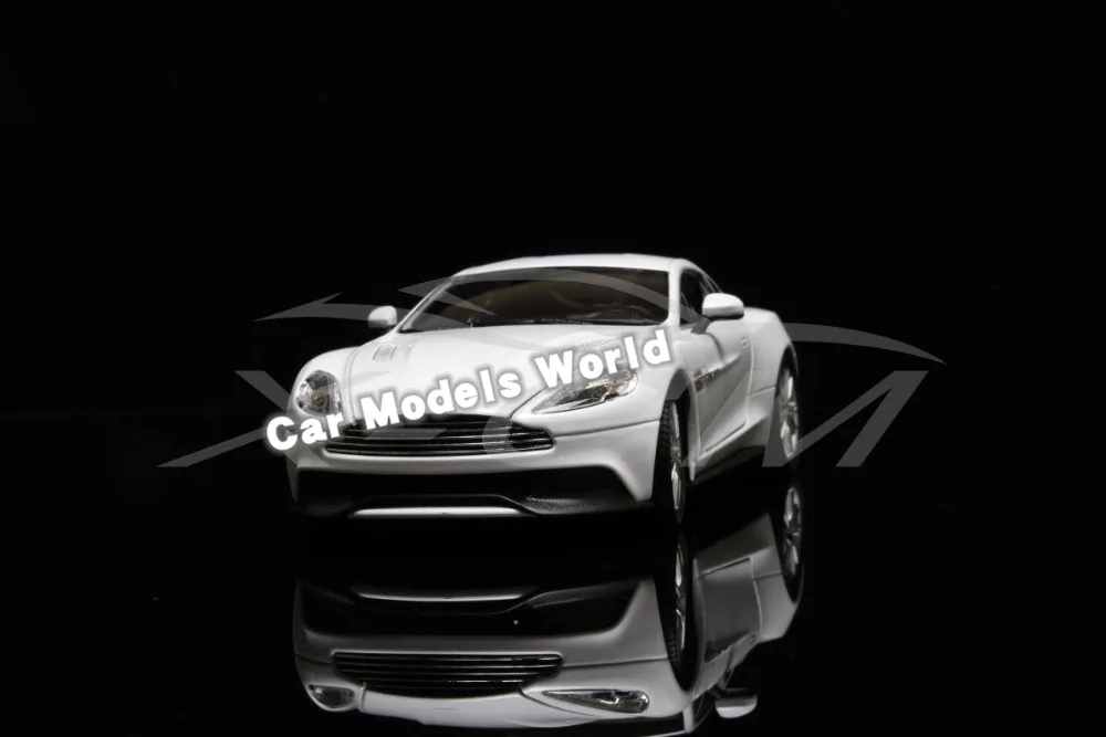

Diecast Car Model Welly FX Model for Vanquish 1:24 (White) + SMALL GIFT!!!!!