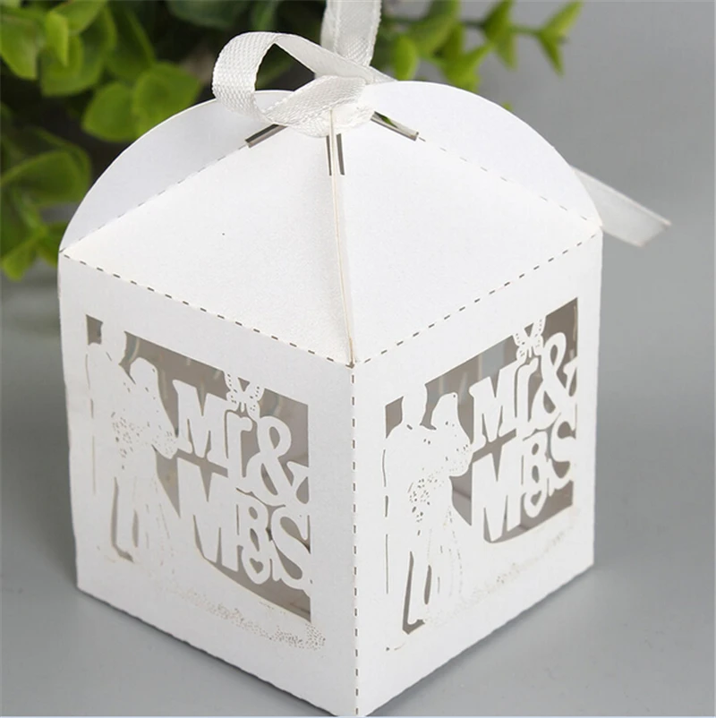 

White Wedding Favors And Gifts Box Bride Mr Mrs Laser Elegant Luxury Decoration Party Event Supplies Paper Candy Bag For Guests