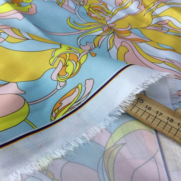 European brands with the same pattern twill silk pattern digital printing cloth women's fashion fabric 100% polyester fabric