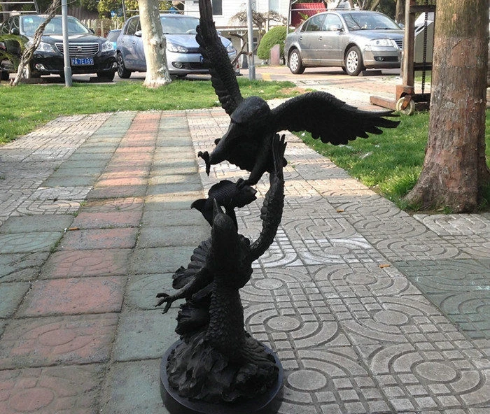 

Art Deco Sculpture Two Eagles Grab Food Bronze Statue