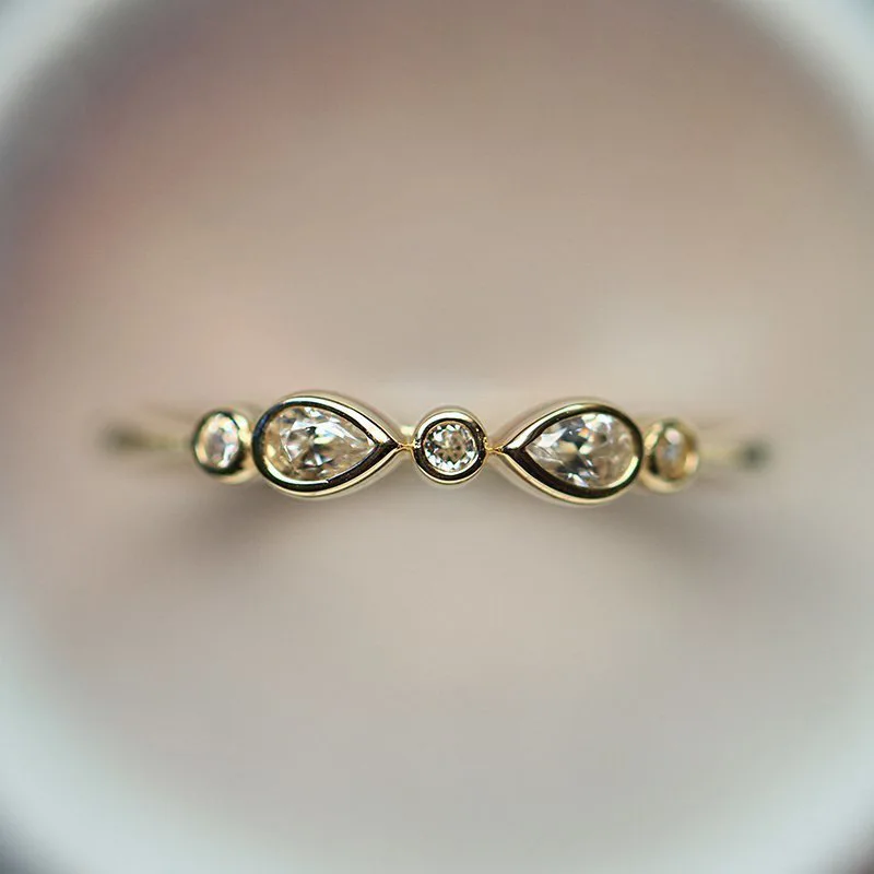 

Hot Sells 14-carat Gold Ring with Water Drops Across The Border. Simple Women's Finger Ring Ornament