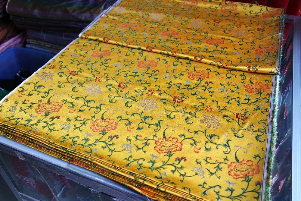 Китайская шелковая парча тканая Дамасская ткань для пошива Чонсам Подушка Золотая задняя с красным пионом и зеленым листом новинка