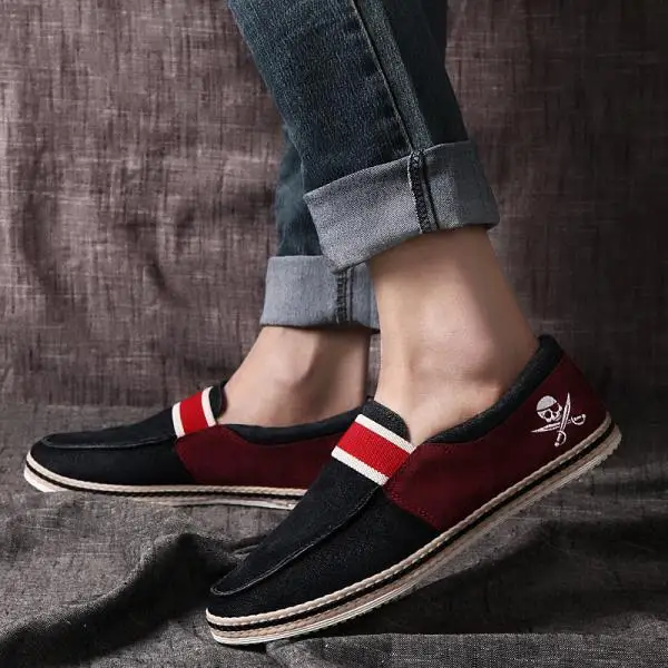 Pirateskull Slip On Canvas Upper Loafers Canvas Shoes for Women Fashion