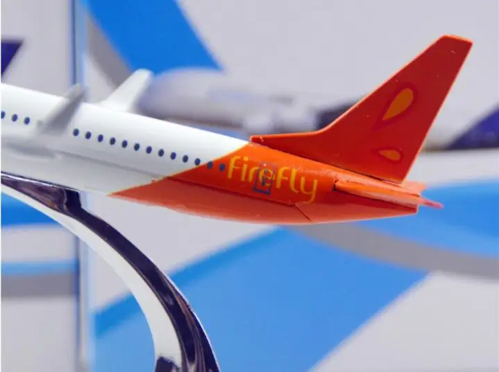 Модель самолета LE4 16 см Φ Airlines B737 Боинг 737 800 модель со стойкой в подарок|Вертолеты