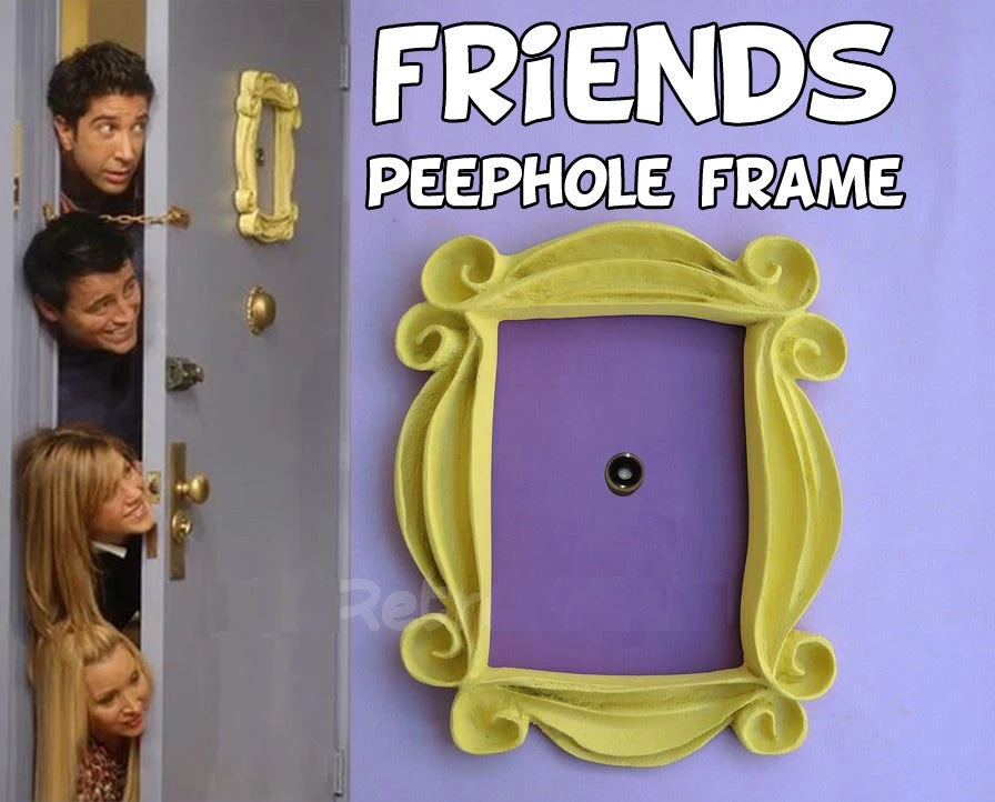 Глазок друзей. Friends рамка на двери. Рамка на двери из друзей.