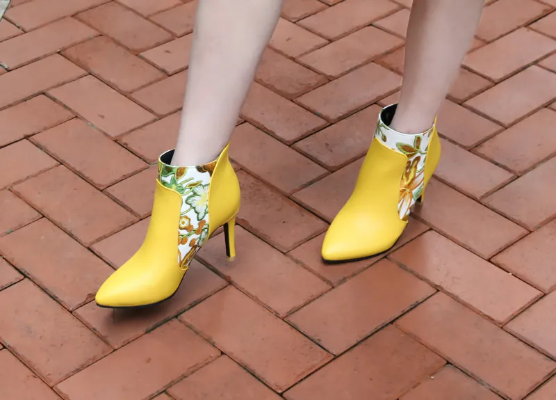 Meotina/обувь; женские ботинки; ботильоны на высоком каблуке; полусапожки на шпильке с острым носком и цветочным принтом; женская обувь на молнии; цвет белый, желтый; размеры 45, 46