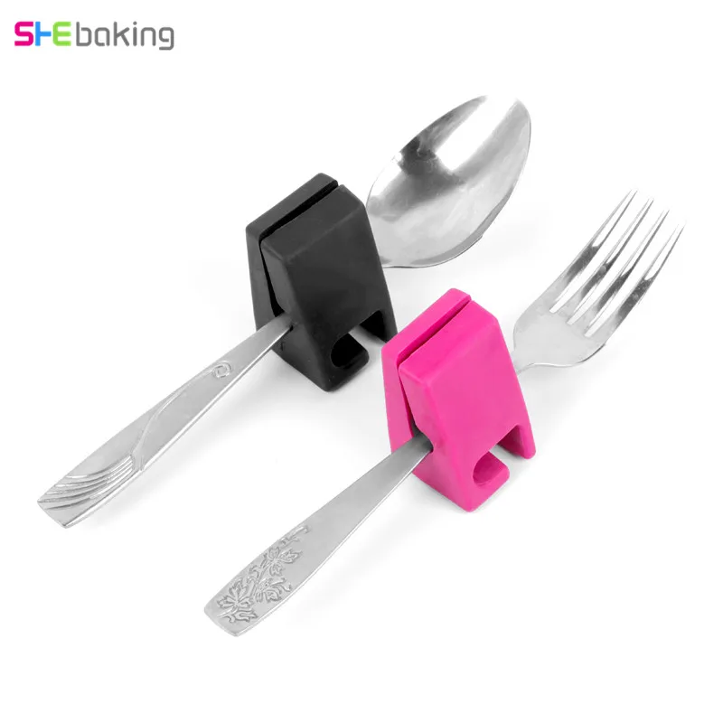 

Shebaking 1pc Silicone Spoon Clip Rest Kitchen Pot Cover Holder Organizer Heat Resistant Spatula Rack Stand Cooking Tool
