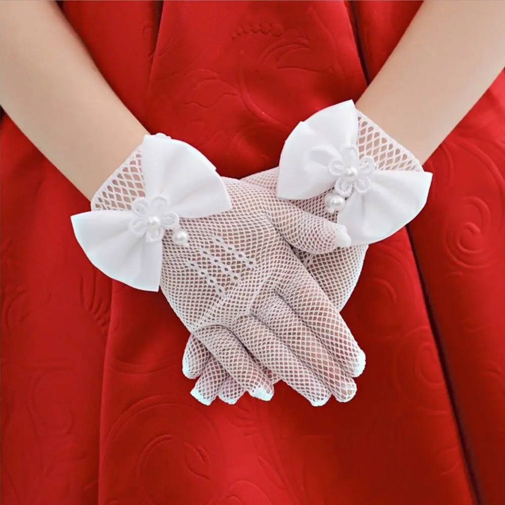 Модные новые вечерние кружевные ажурные перчатки Кремового цвета с жемчугом для причастия, милые детские перчатки с бантиком для девочек