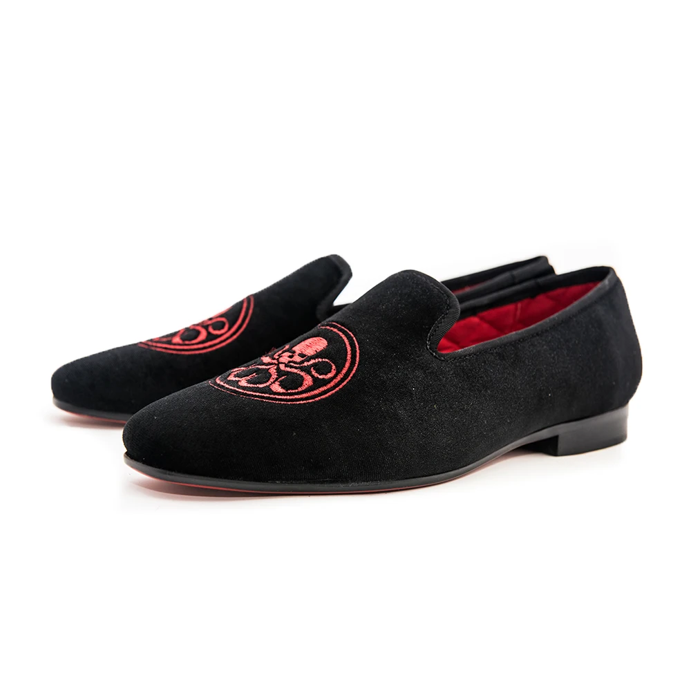 Jeder Schuh Men Shoes Red Pirates Logo Design Velvet Shoes Smoking Slippers Banquet Shoes Loafers