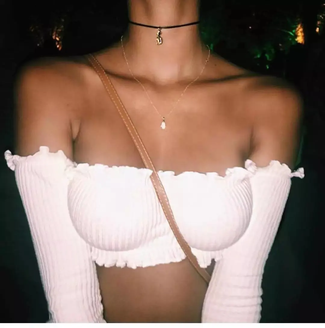 Сексуальная эластичная футболка с оборками и вырезом лодочкой новинка 2018