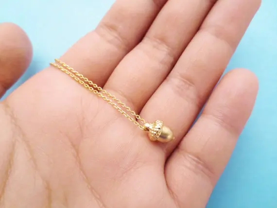 N130 Cute Pinecone Necklace Tiny Acorn Necklace Minimal Dainty Pine Cone Necklace Small Squirrel Nut Necklaces for Lucky Gifts