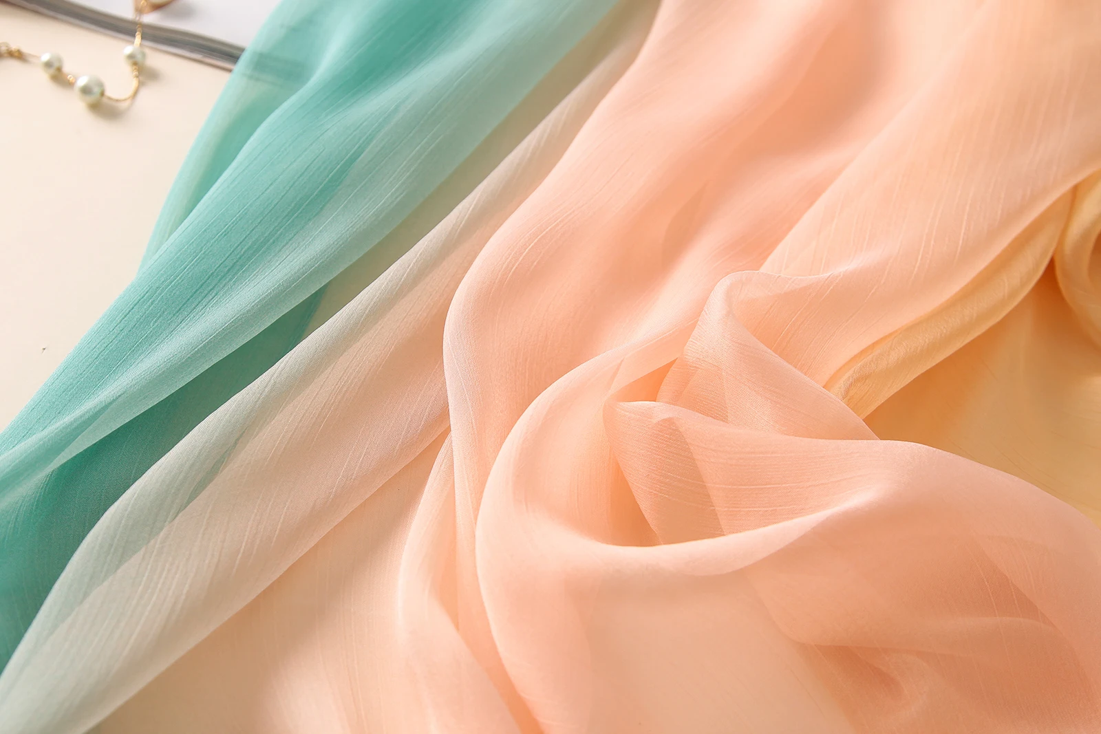 Летний женский шарф модный мягкий крепон яркие цвета шелковые шарфы шали и пашмины дамские шапки женские банданы большой платок