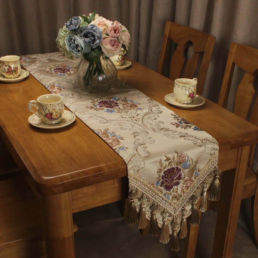 TC193_table_runner_3