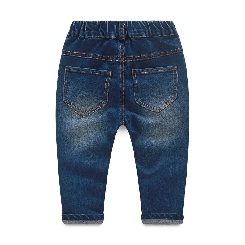 2596440108_1418467395