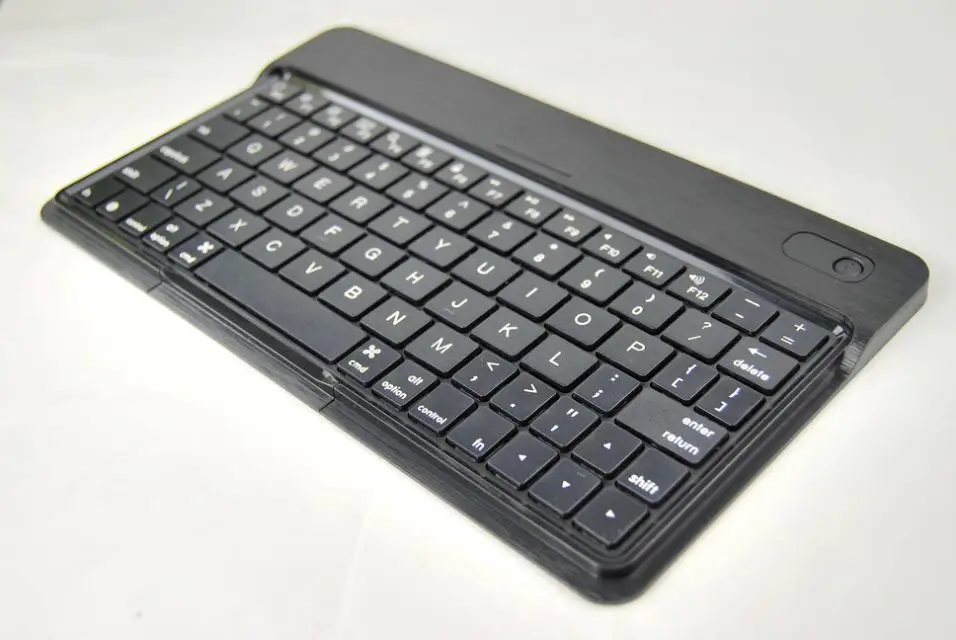 

10 Inch Slim Bluetooth Wireless Keyboard for iphone6 plus/ new ipad /air/5/air 2/6/win 8 tablet PC English or Russian layout