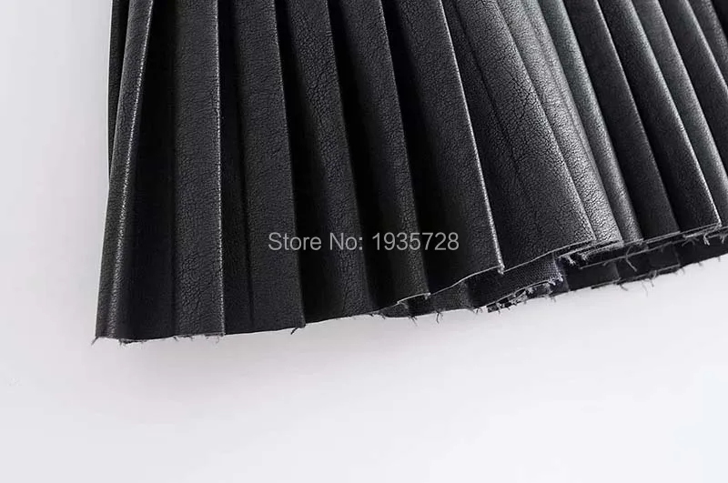 Черная плиссированная мини-юбка из искусственной кожи-Женская юбка с высокой талией и кожаным эффектом с плиссированным подолом и передней двубортной пуговицей