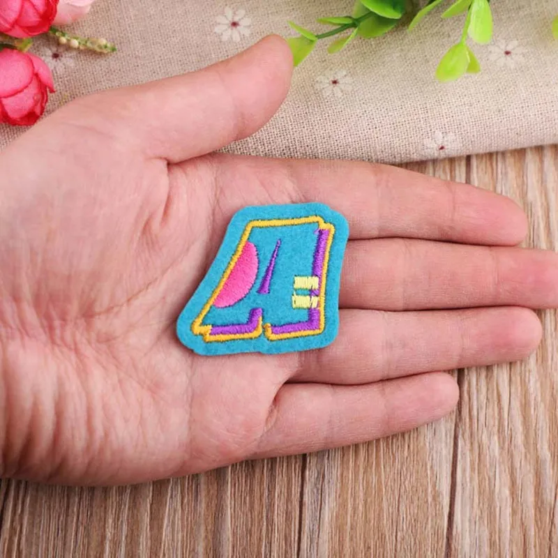 26-English-Letters-Patch-Alphabet-Word-Embroidered-Iron-on-Brand-Patch-for-DIY-Stripes-Motif-Appliques (1)