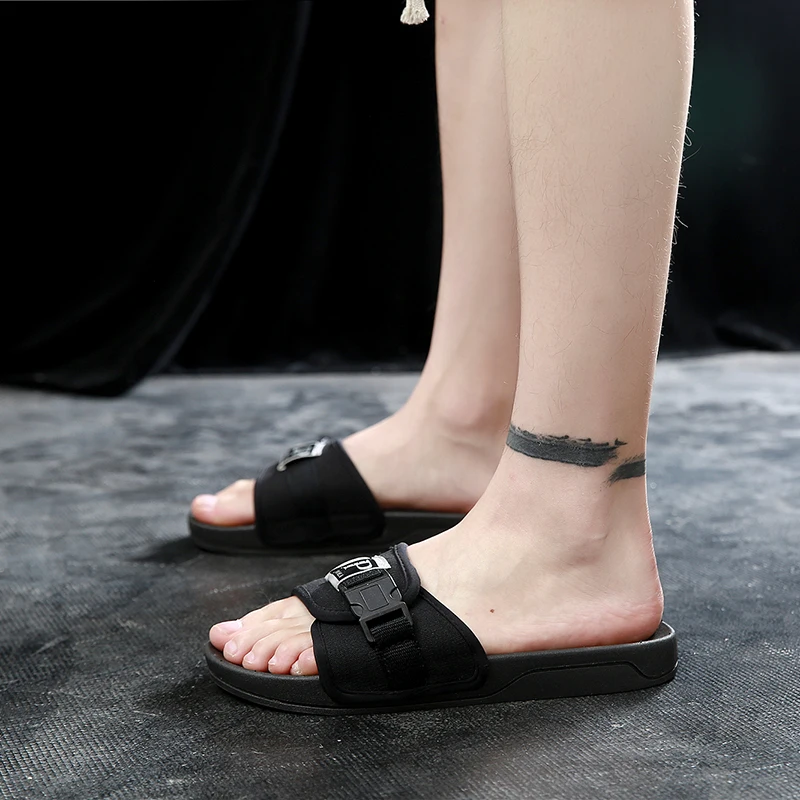 

2018 New Arrival Summer Slipper Man Flip-flop Sandals Men Anti-slippery Flat Beach Slipper Man Black Red Size 36-45 Xx2