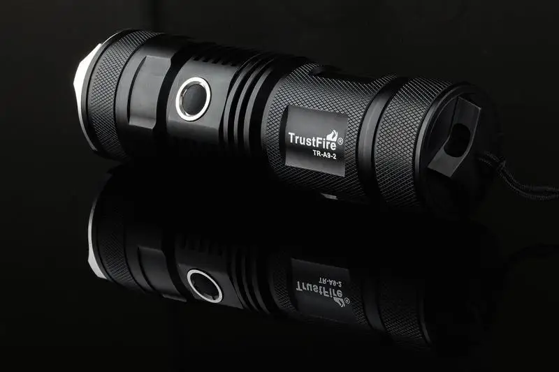 

Trustfire A9-2 Upgraded Version of LED Flashlight CREE XML-2 High Brightness LED 900 Lumens Flashlight Outdoor lighting