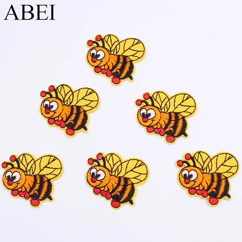 

10pcs/lot Cartoon Honey Patch for Kids Clothes Iron On Embroidery Bee Stickers DIY Children Garments Animal Appliques badge