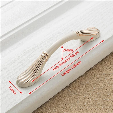 Ferragens do armário