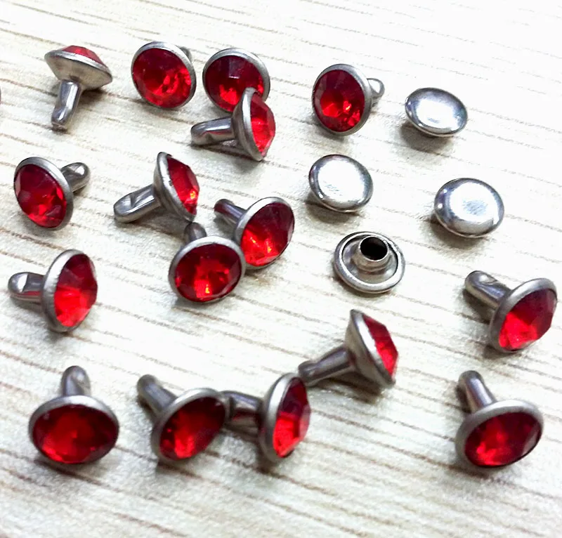 (100 of metal rivets.Clothing & Accessories