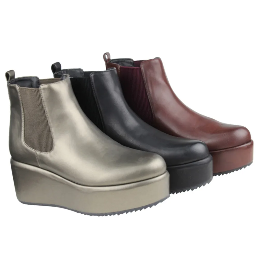 ankle boots with coloured elastic