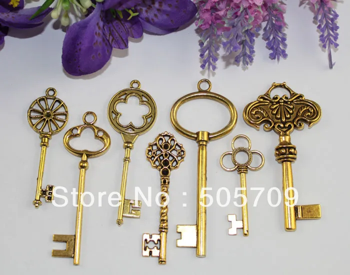 

28PCS Mixed Lots of Antiqued Gold Color Plate Key Charm Pendants #22467