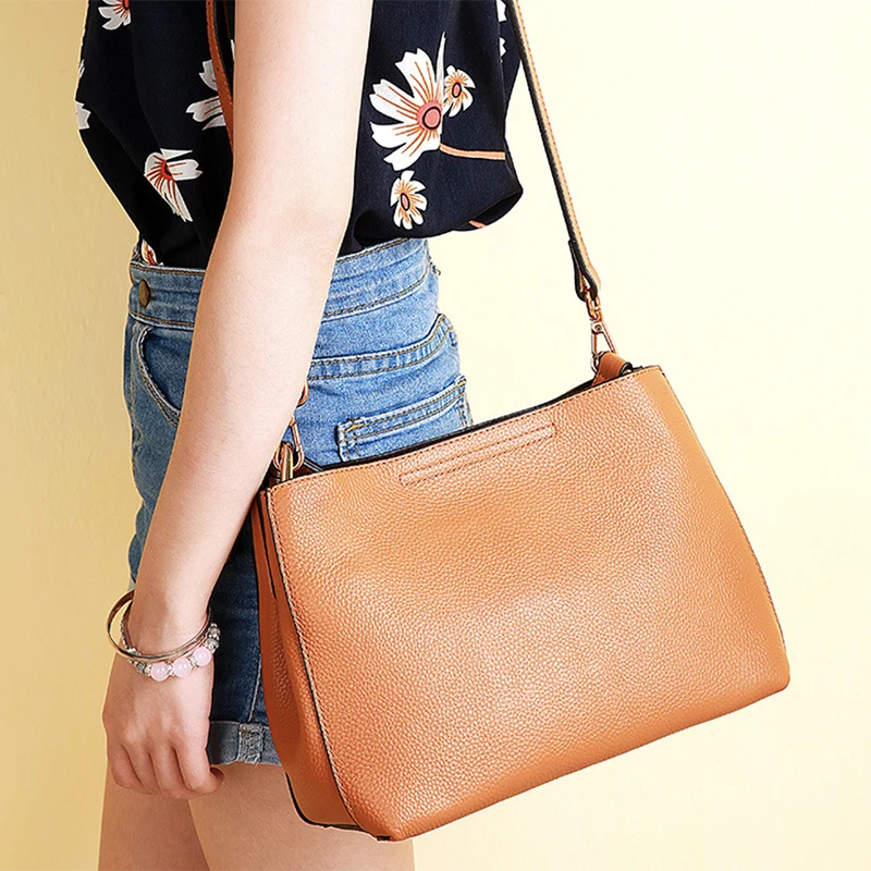 

Composite Bag, Shoulder & Cross body Wear, Top Layer Leather , Women Genuine Leather Messenger Bag, 100% Natural Cowhide, P056