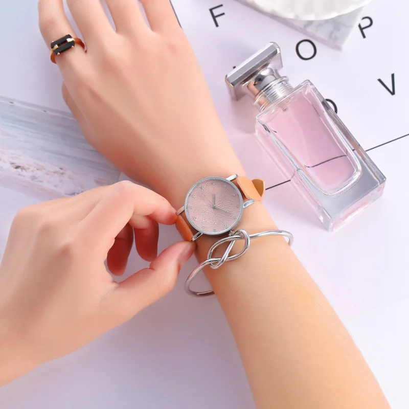 

2018 Top Women Watches Watch Small Faux Leather Quartz Analog Wrist Watch Ladies Bracelet Watch