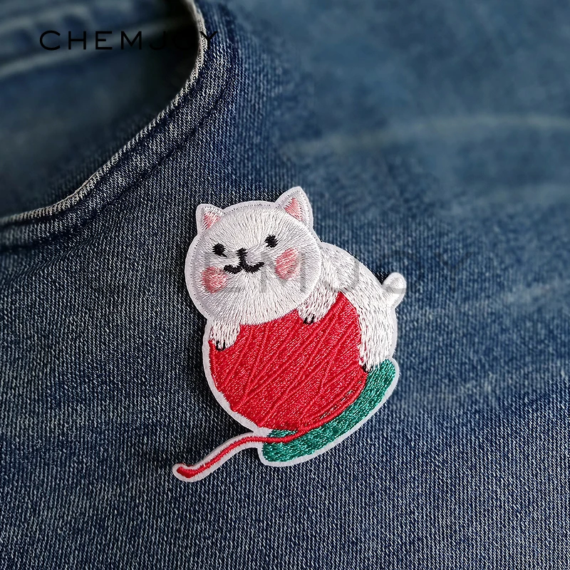 Cat with Yarn Applique Patch Iron on