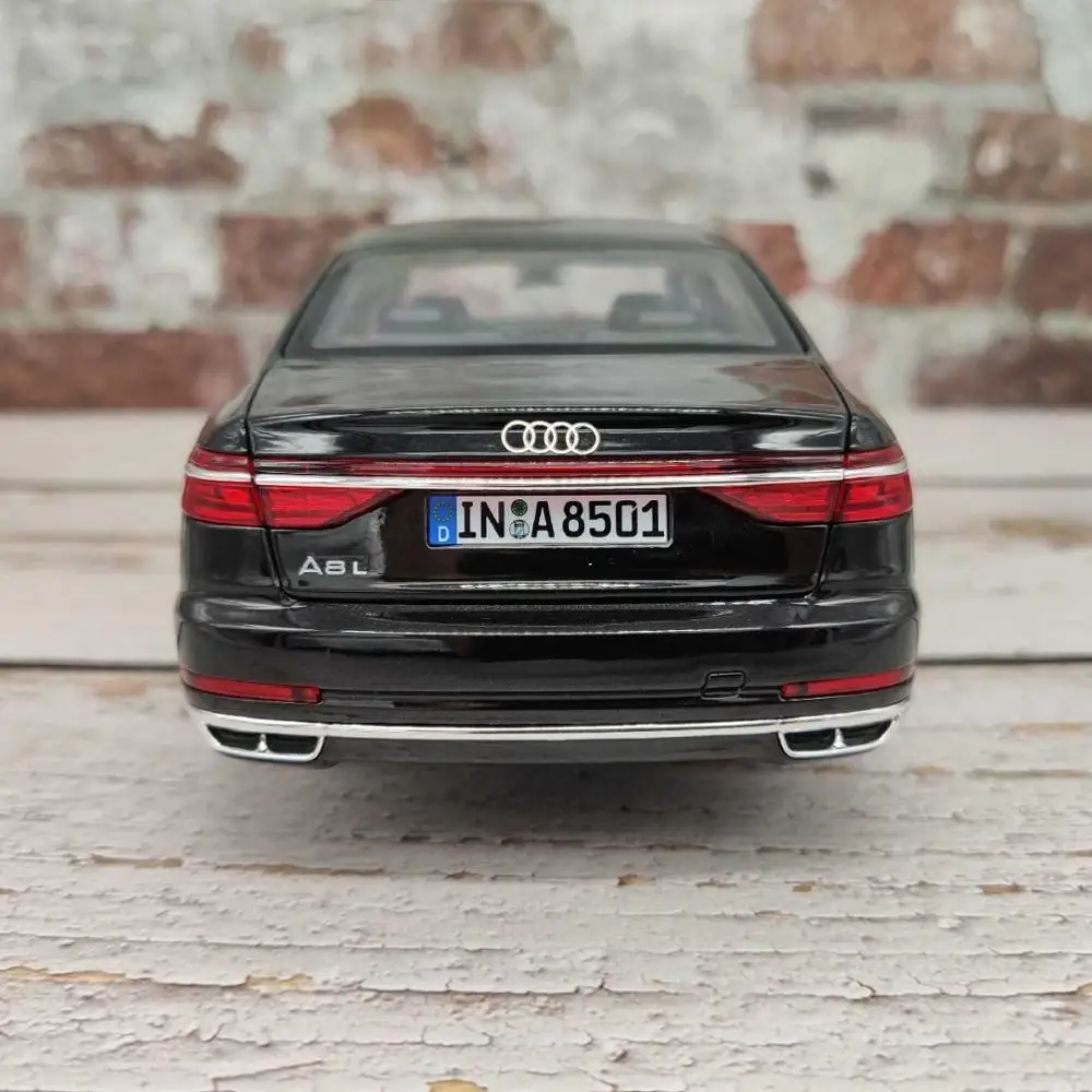 1:18 Diecast Model for Audi A8L W12 Black Sedan Alloy Toy Car Miniature Collection Gifts A8 S8