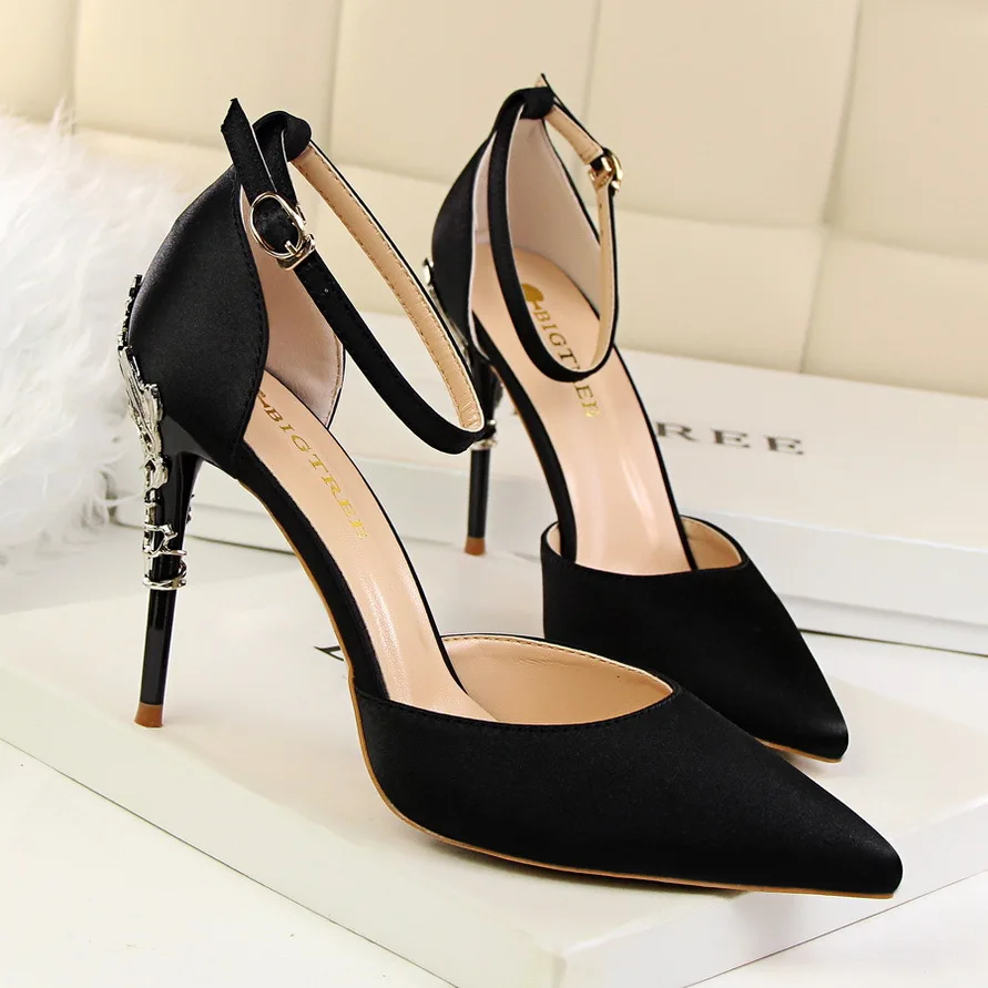 Г. Модные женские босоножки на высоком каблуке, резные металла Туфли-лодочки с острым носком и пряжкой на лодыжке туфли на высоком каблуке летние женские модельные туфли для вечеринок - Цвет: Черный