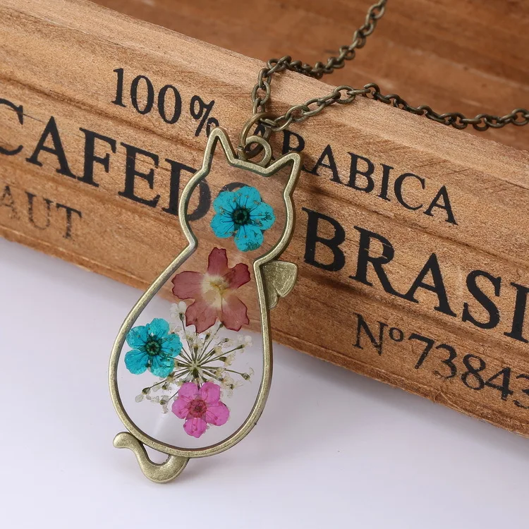 

Vintage gold Cat necklace pendent cat Shape Glass Locket Dried Flower Plant Pendant Chain Necklace For women jewelry